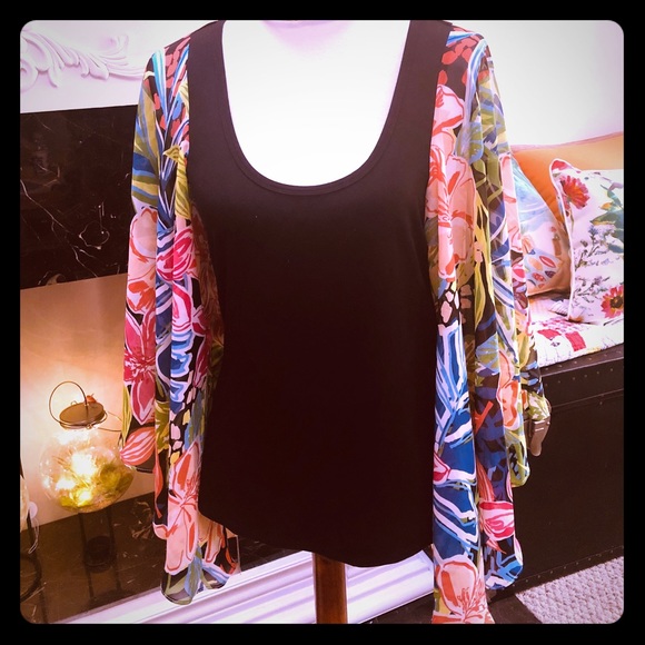 Butterfly 🦋 sleeve Flowy Top! - Picture 1 of 10